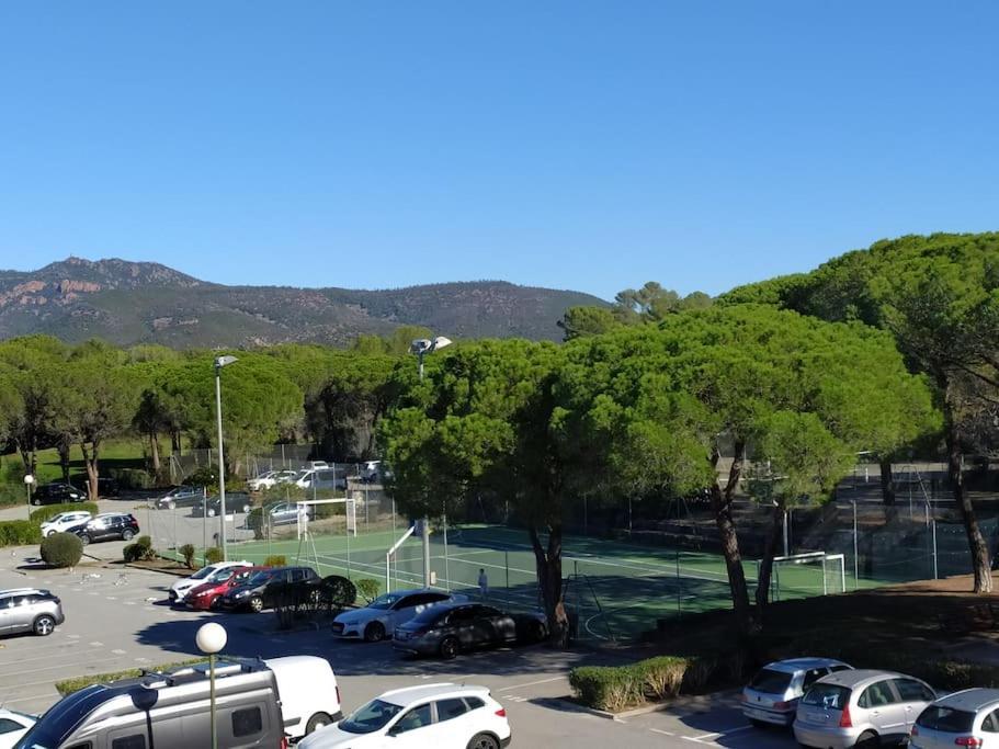 Ideal Saint Raphael Piscine Clim Parking Apartment ภายนอก รูปภาพ